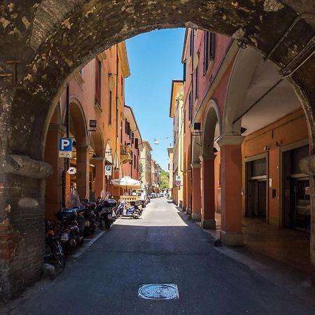 A Pochi Passi Dalla Finestrella Di Via Piella By Wonderful Italy Appartement Bologna Buitenkant foto